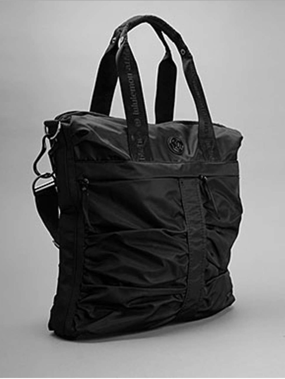 Lululemon Fast in Flight Bag
Black